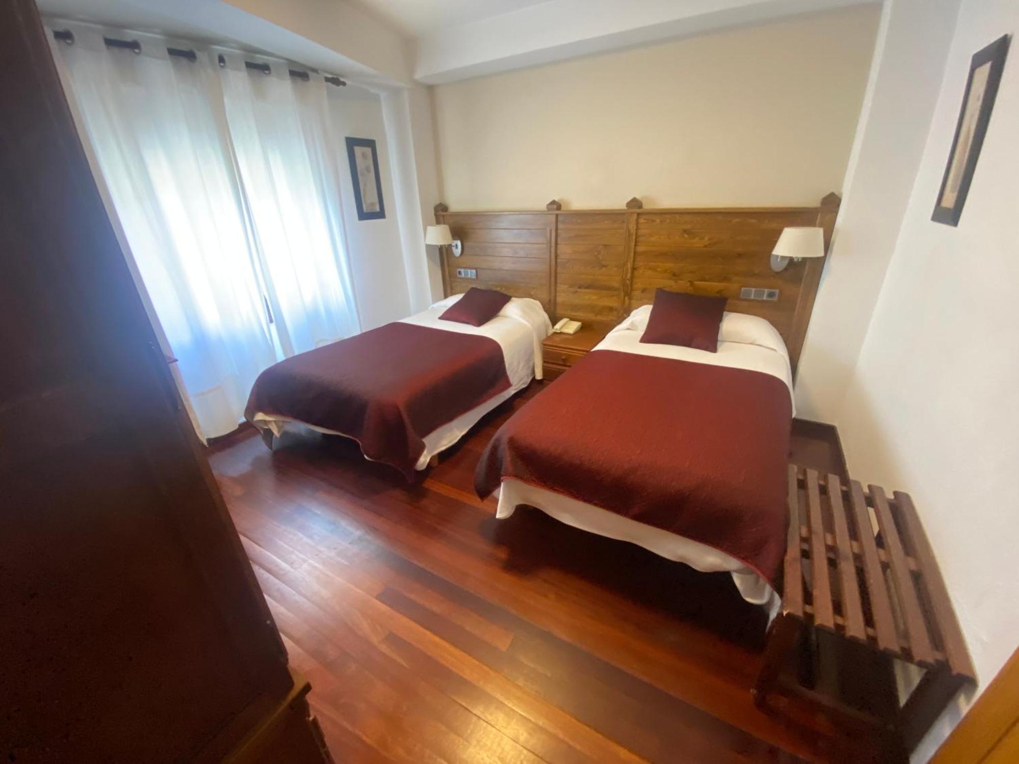 Hotel La Rambla Biescas  Exterior photo