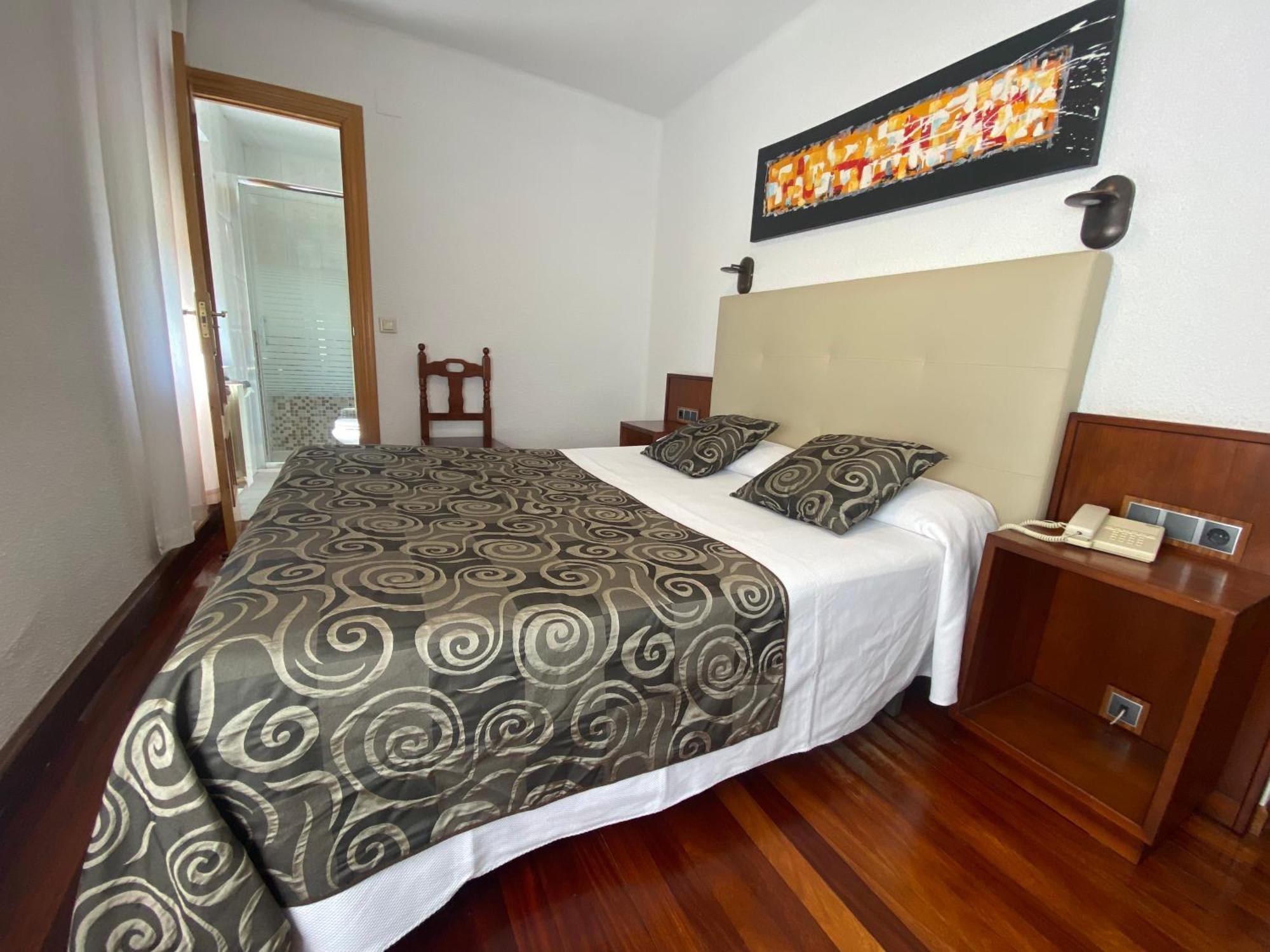 Hotel La Rambla Biescas  Exterior photo